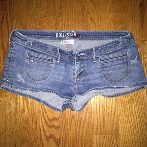 Hollister jean shorts size 5 like new